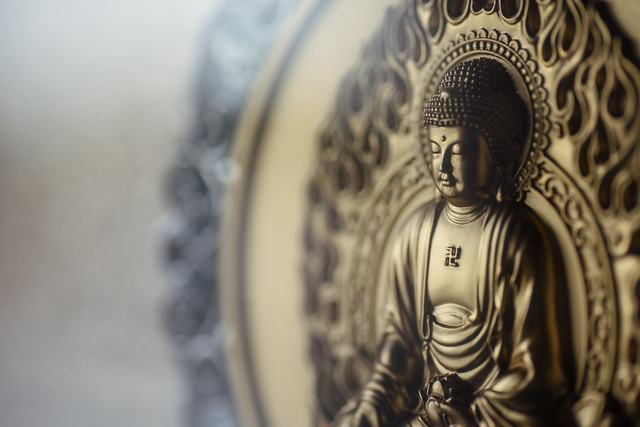 门板上的佛像近拍